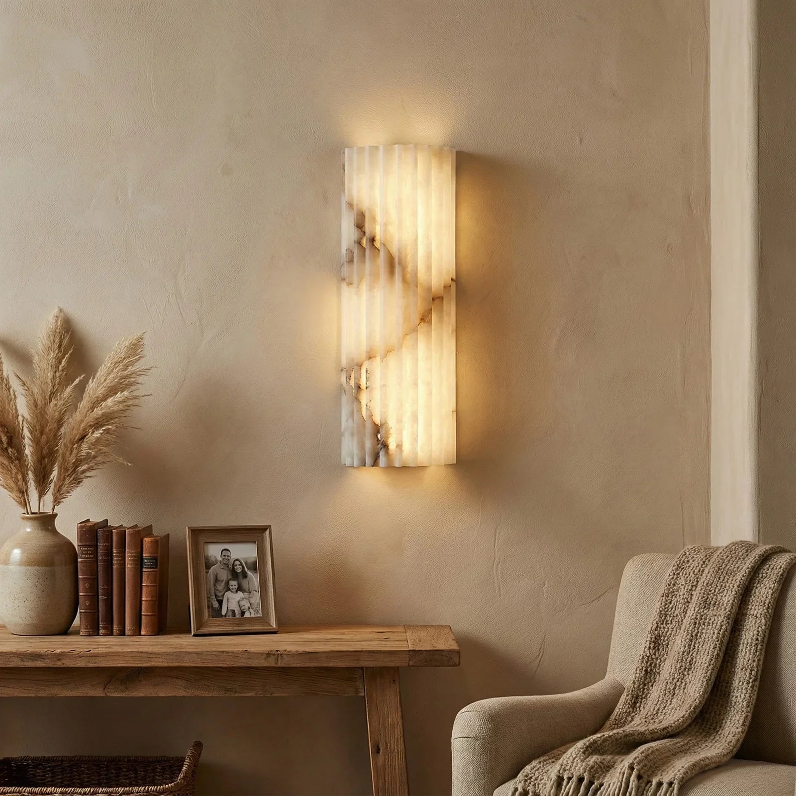 Alabaster Vertical Groove Wall Lamp | wildoxy