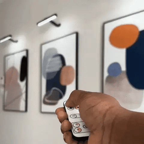 מנורת קיר LED אלחוטית ArtGlow — עיצוב נטען ללא כבל, תאורה ממוקדת ומדויקת