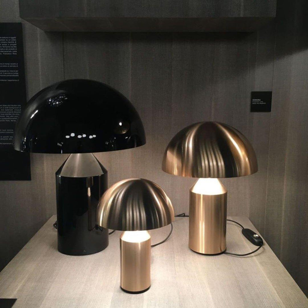 Geometrische Metalllampe — italienisches Design, 2 Größen, 5 Oberflächen