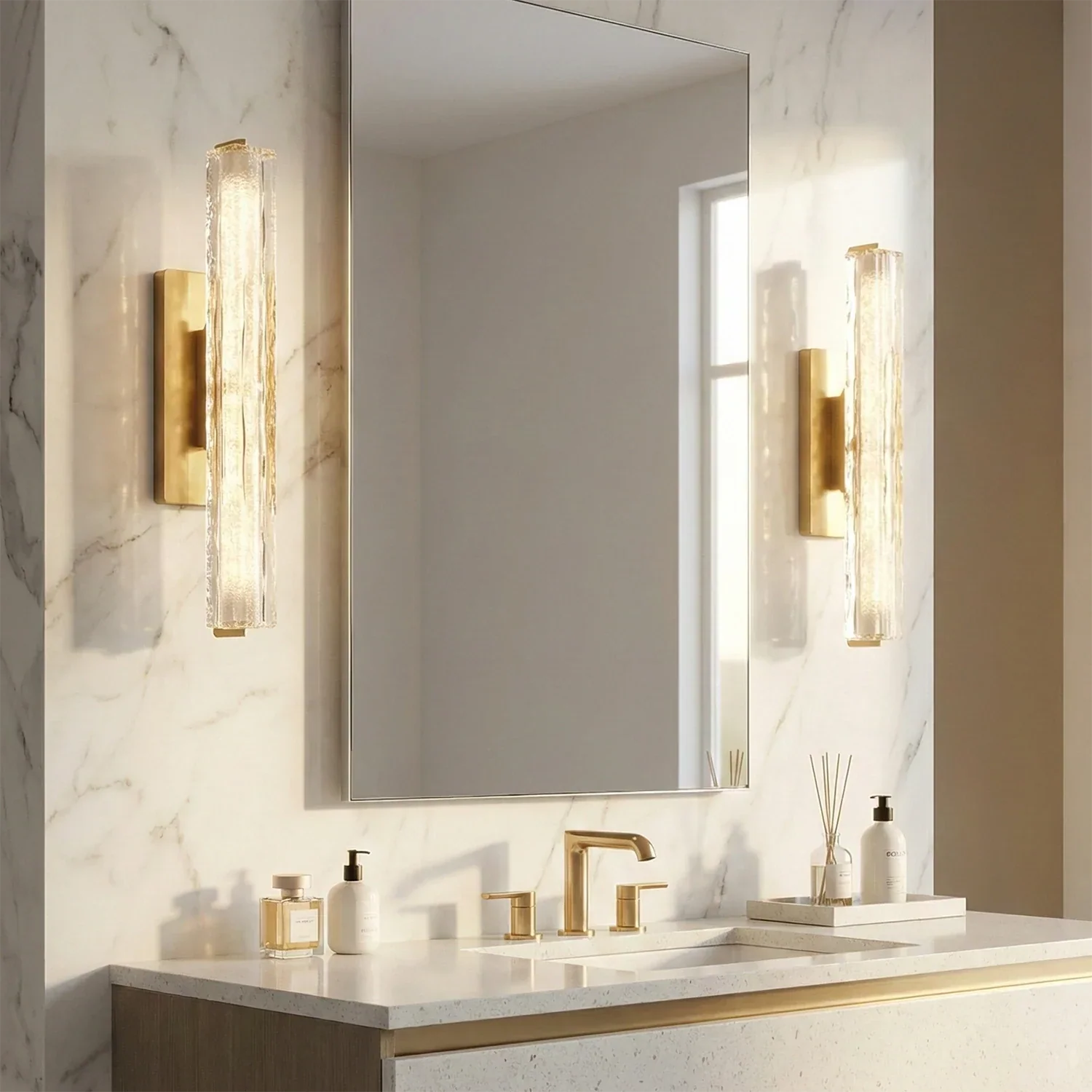 Audubonne Minimalist Crystal Column Sconce | wildoxy