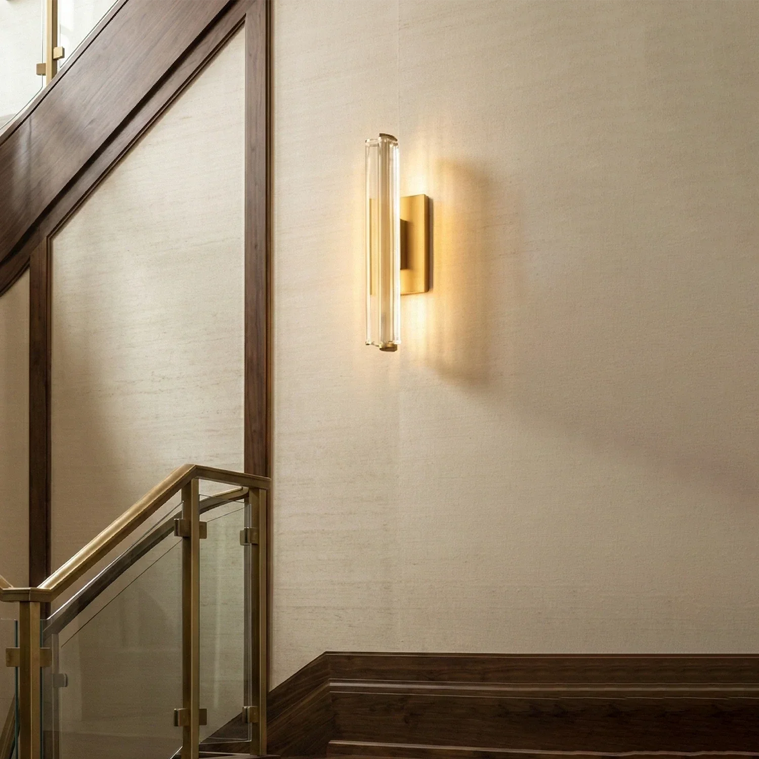 Audubonne Minimalist Crystal Column Sconce | wildoxy