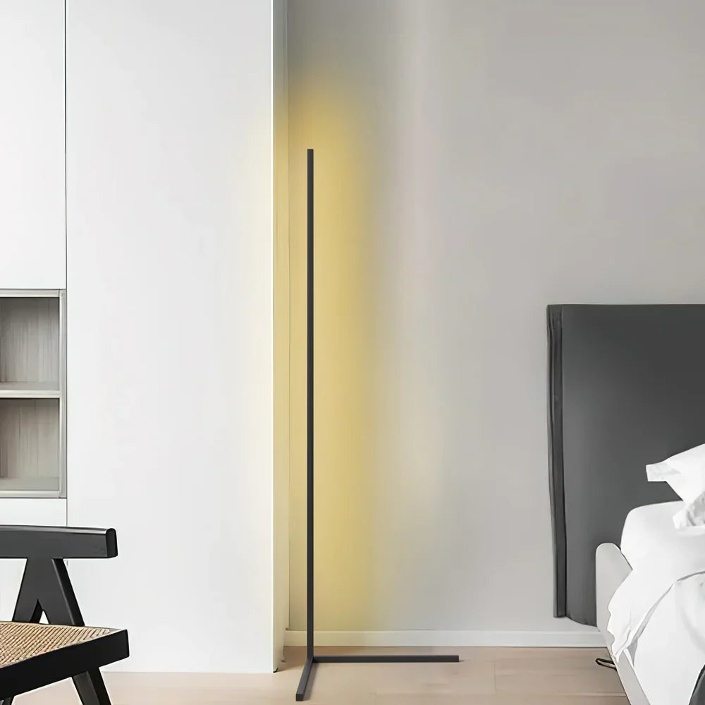 142 cm LED-gulvlampe i aluminium — dæmpbar med fjernbetjening