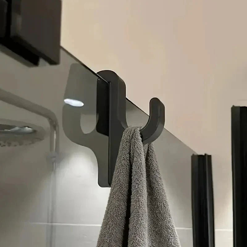 Bathvitra Edles Glas-Badezimmeraccessoire — Kompakte 3D-Glassilhouette, Unterstützung für Handtuch und Bademantel