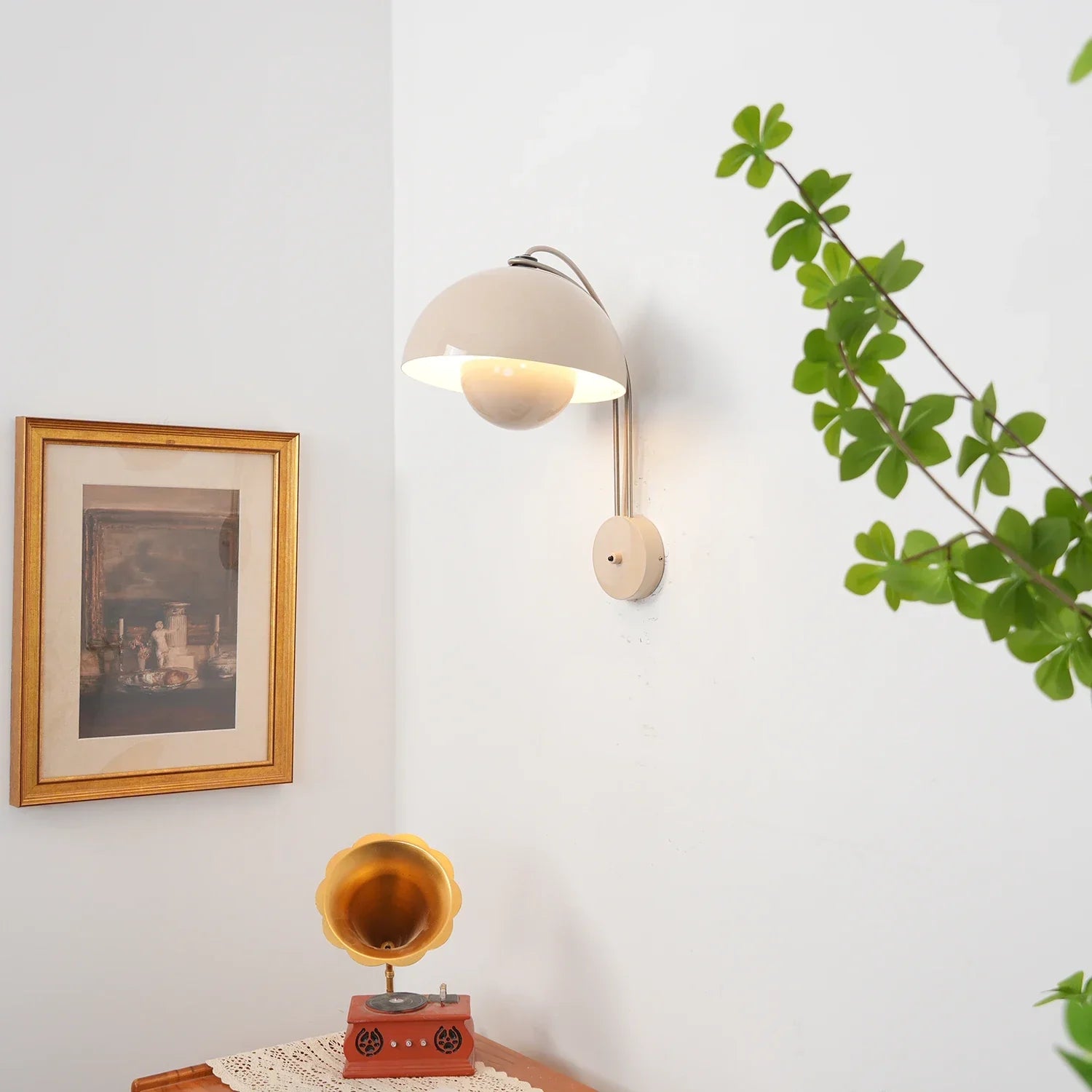 Flower VP8 Wall Lamp | wildoxy
