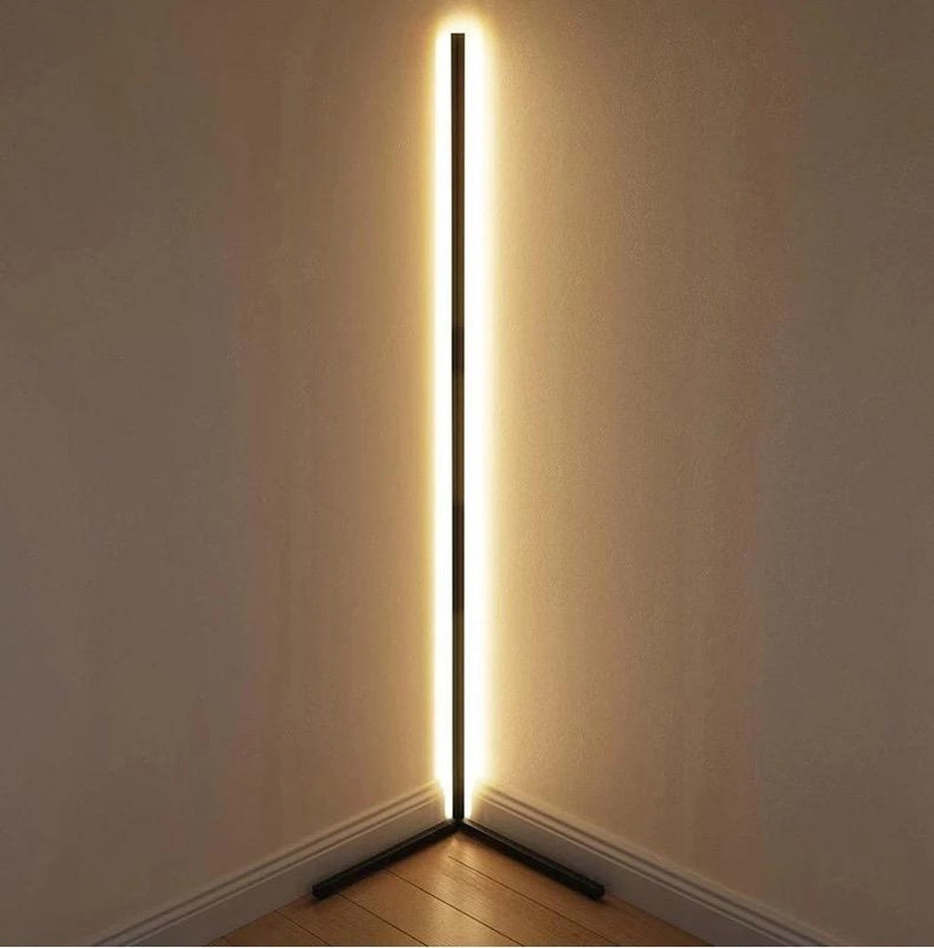 142 cm LED-gulvlampe i aluminium — dæmpbar med fjernbetjening