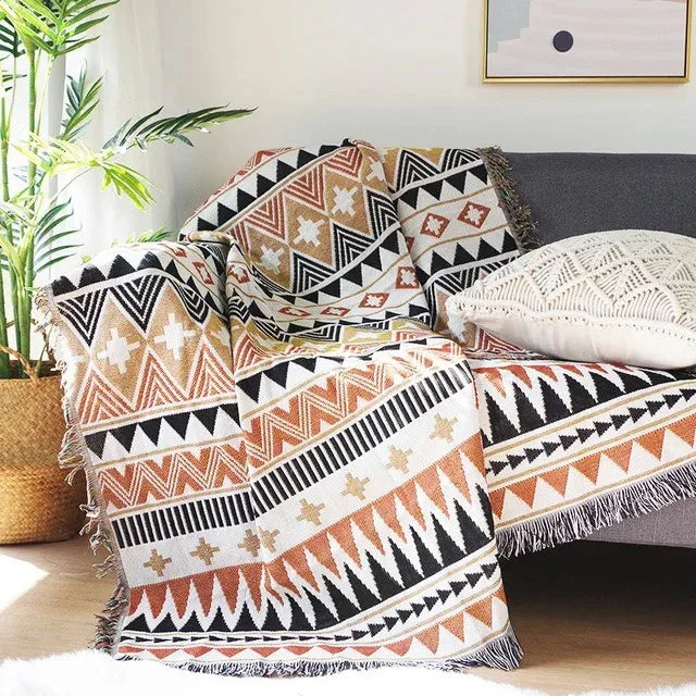 Värikäs jacquard-torkkupeitto — pehmeää puuvilla-polyesteriä, hapsut