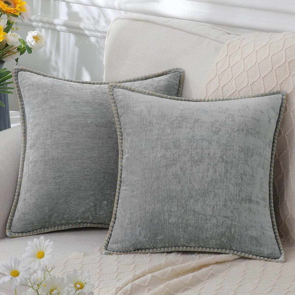 Coussin décoratif moelleux en chenille Chenilux — Tissage luxueux au toucher doux