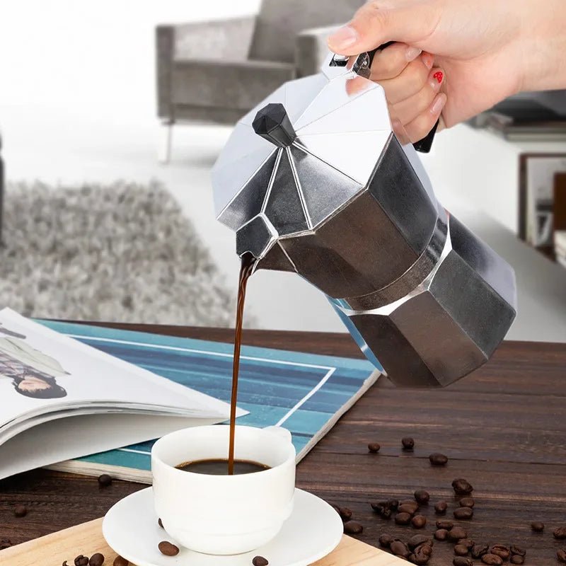 COFFEELORE italský hliníkový osmihranný moka kávovar — tradiční provedení na sporák