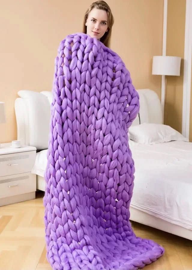 ComfaKnit huňatá deka Minky — ručně vyrobená moderní přehozová deka