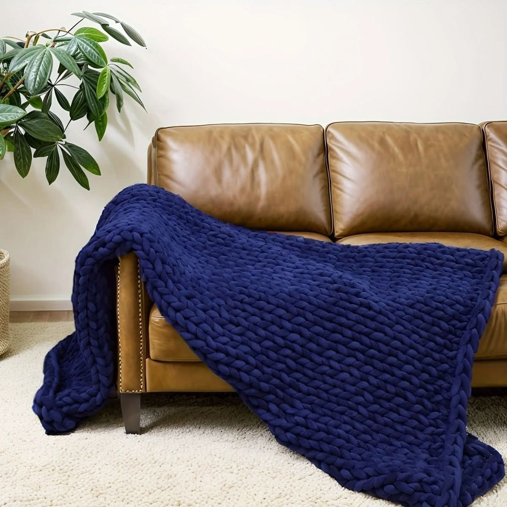 ComfaKnit huňatá deka Minky — ručně vyrobená moderní přehozová deka