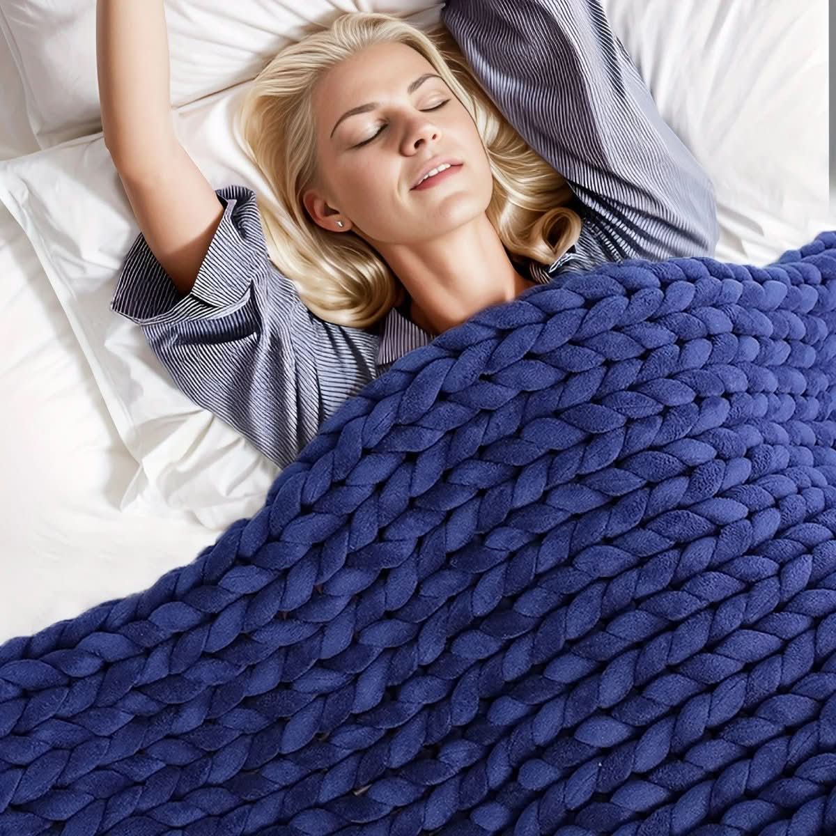 ComfaKnit huňatá deka Minky — ručně vyrobená moderní přehozová deka