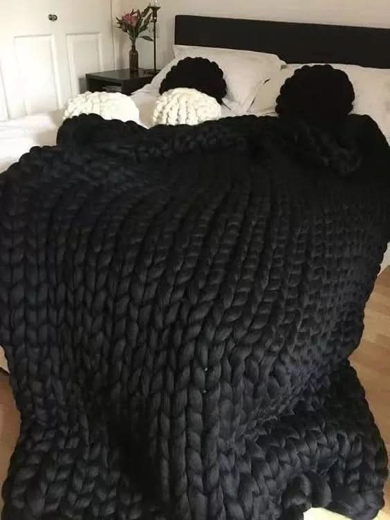ComfaKnit huňatá deka Minky — ručně vyrobená moderní přehozová deka