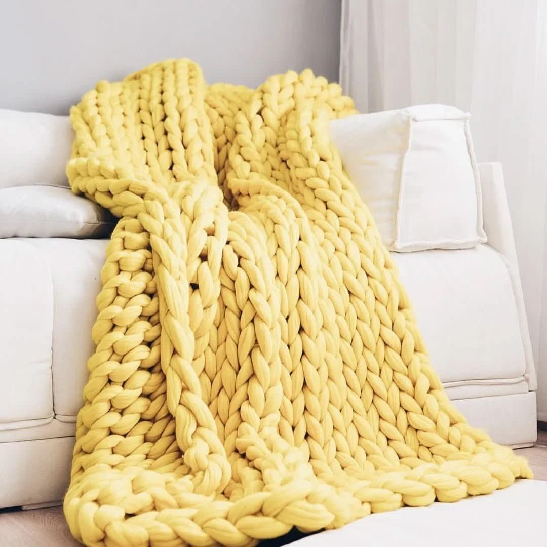 ComfaKnit huňatá deka Minky — ručně vyrobená moderní přehozová deka