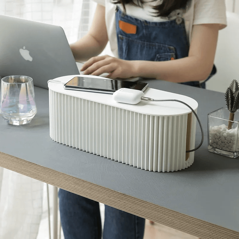Prémiový box na uspořádání kabelů CORDÉRA — elegantní moderní design