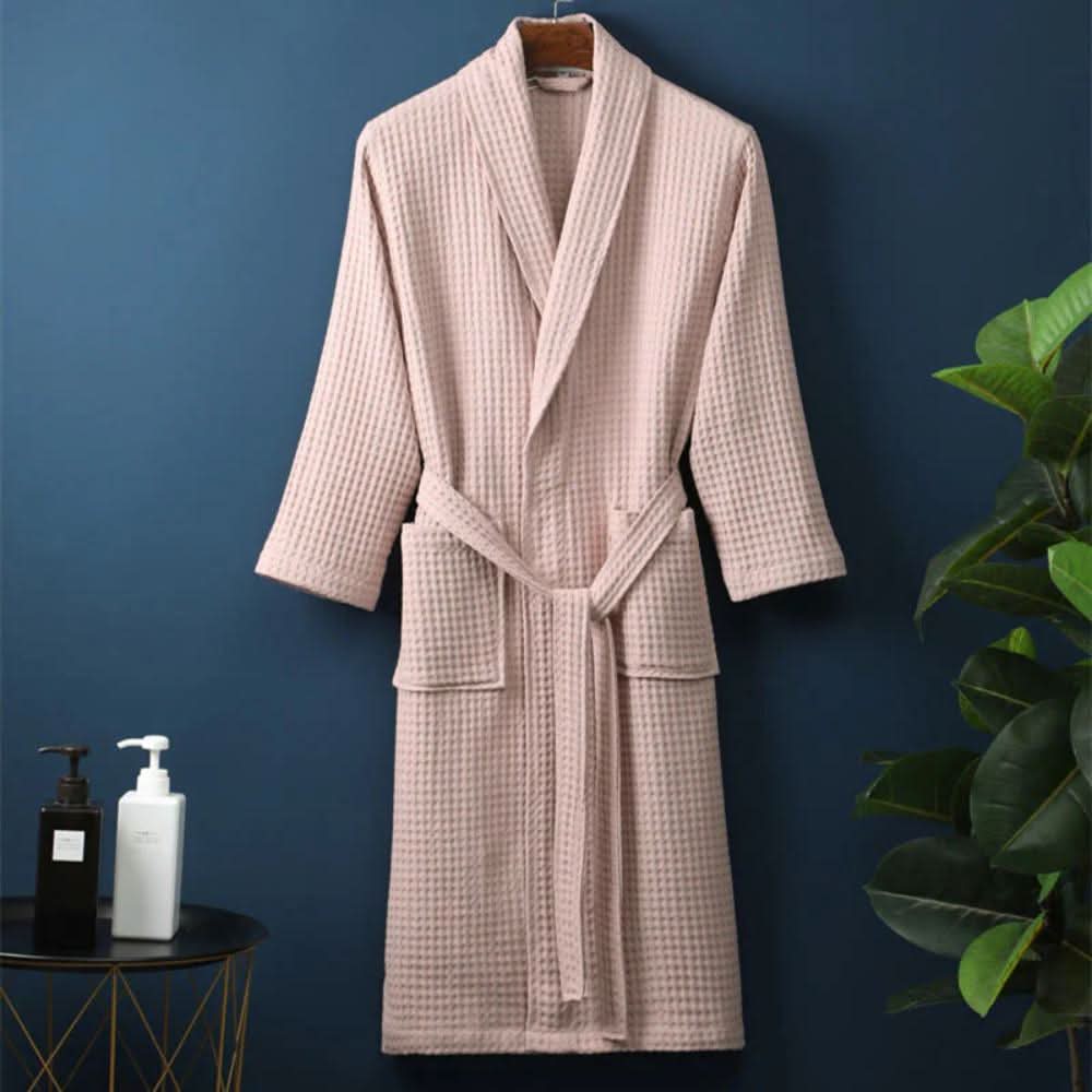Měkký vaflový župan se špičatým výstřihem ze 100% bavlny — CottonLuxe