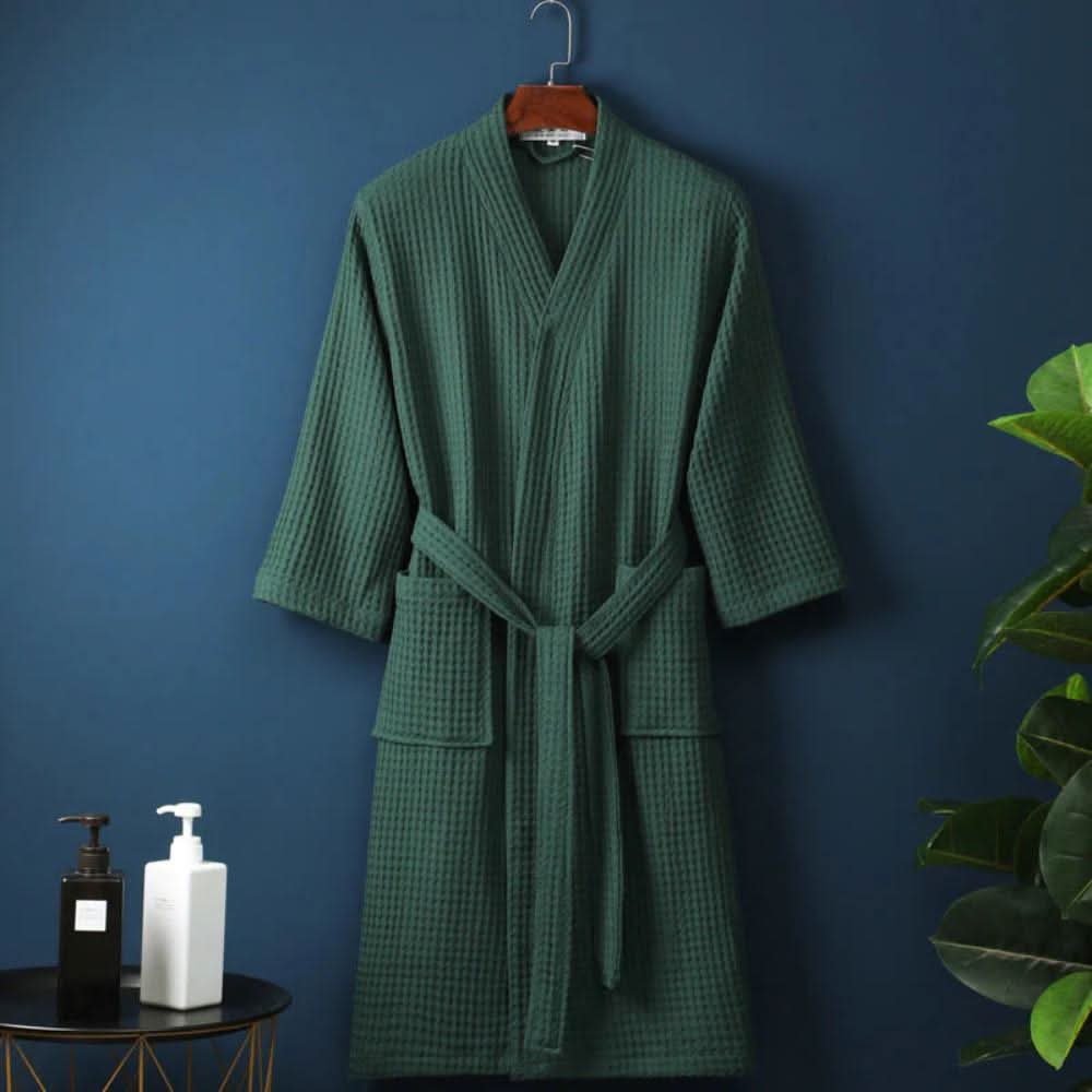 Měkký vaflový župan se špičatým výstřihem ze 100% bavlny — CottonLuxe