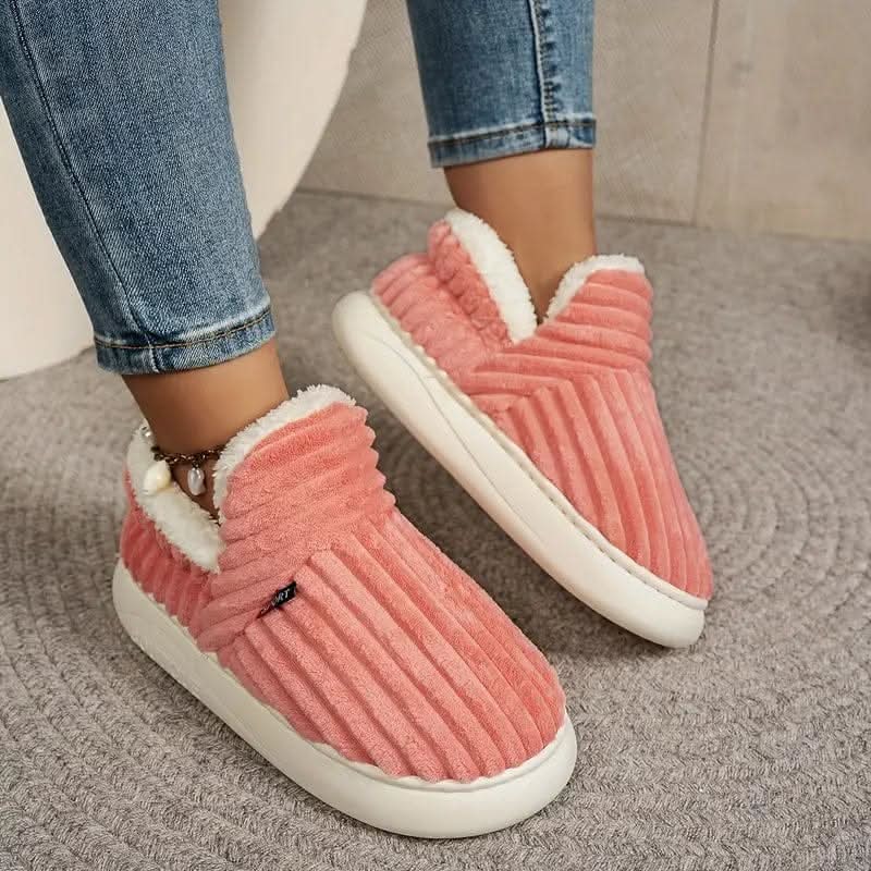 COZYWALK 冬用あったかスリッパ - 保温性のある内側、クッション性のあるフットベッド