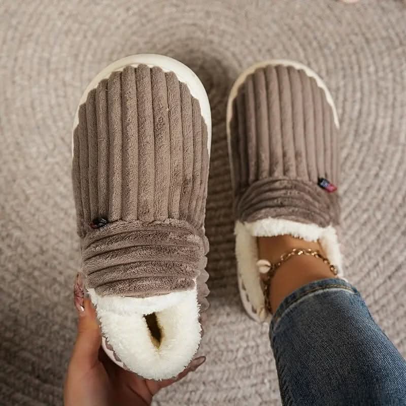 COZYWALK 冬用あったかスリッパ - 保温性のある内側、クッション性のあるフットベッド
