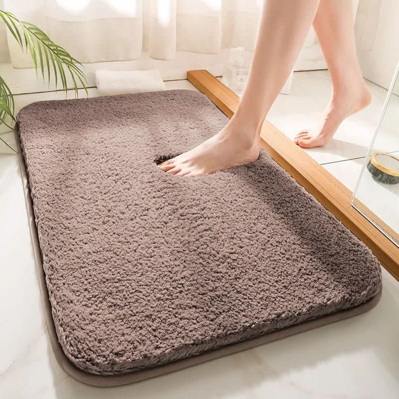 Cushly Thick Microfiber Bath Mat, High Pile Surface, Non Slip Backing