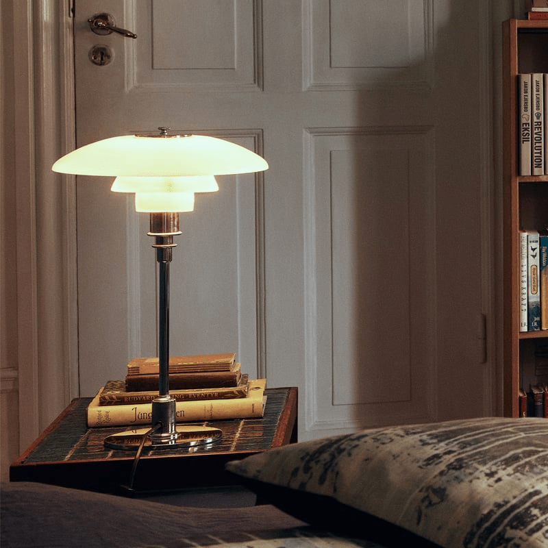Tanskalaistyylinen pöytälamppu — kolmiasentoinen himmennettävä LED, lämmin, neutraali ja viileä valo