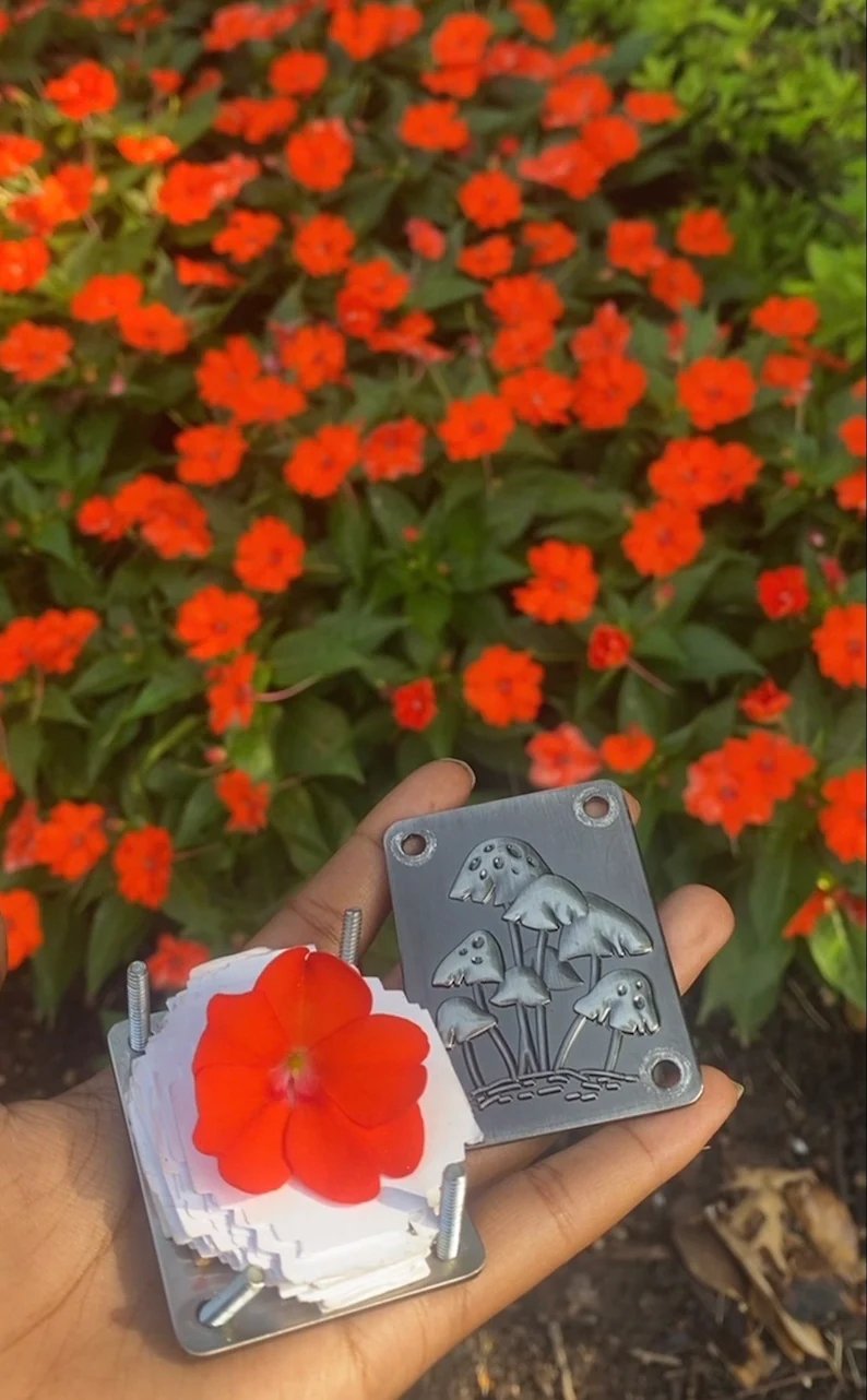 Miniatyrblompress - kompakt press för botaniska blad och kronblad