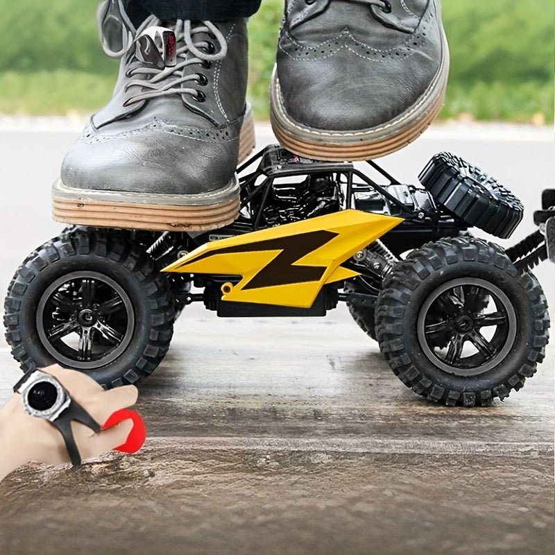 DIRTCLASH 2.4GHz High-Speed All-Terrain RC Truck