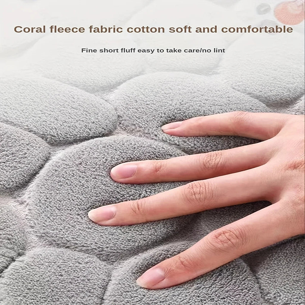 Drystay Griply Curved Absorbent Bath Mat — Stable Non-Slip Base, Ergonomic Shape