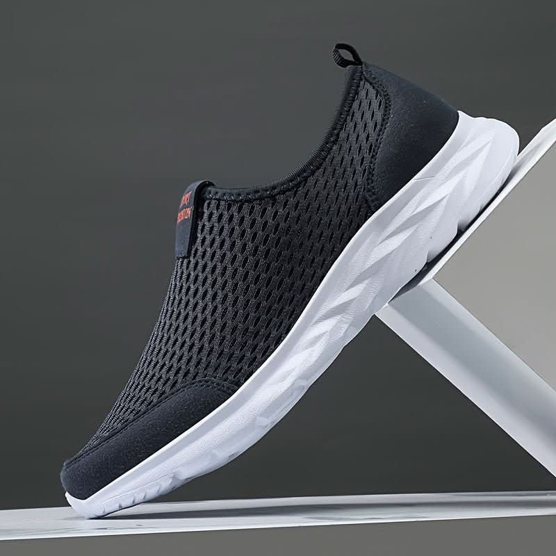נעלי סניקרס נושמות EasyStride ללא שרוכים — עיצוב קל משקל ומרופד