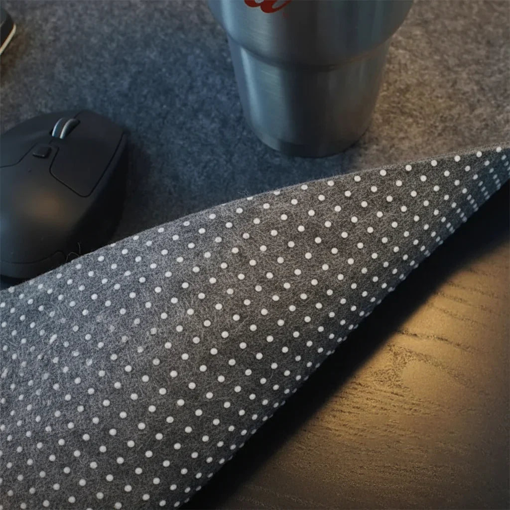 Tapete de secretária em feltro de lã CleanFelt — Deslizamento suave do rato, superfície macia para escrever