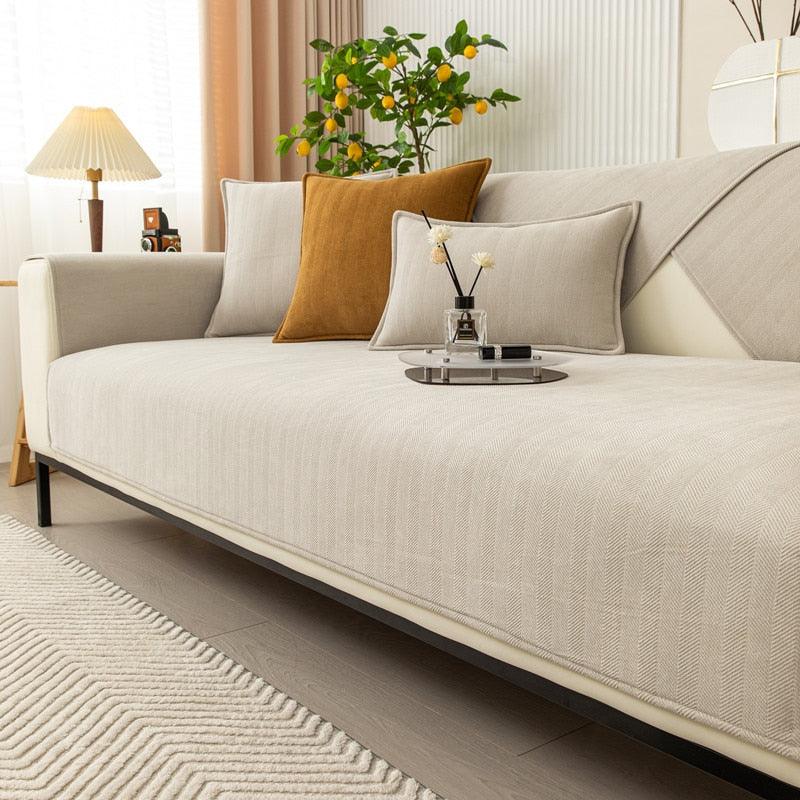 Copertura morbida in pile antiscivolo per divano — comfort e protezione