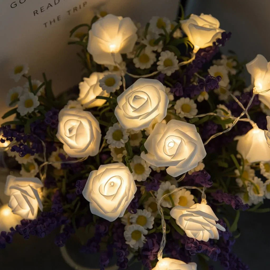 Floraglow guirlandes lumineuses féeriques à roses — LED blanc chaud doux, longueur de 2m, accents de roses artificielles