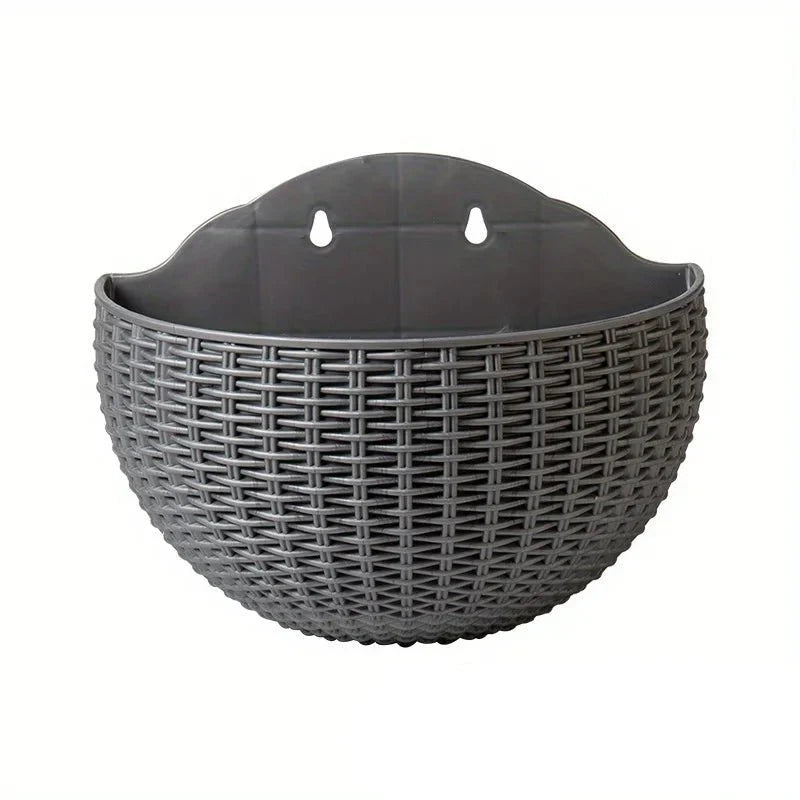 Vaso de parede estilo rattan Florava – Acabamento entrançado, design economizador de espaço
