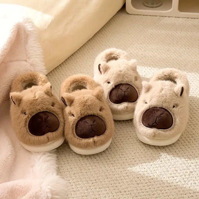 Chinelos de peluche FLUFFBARA com capivara — Sola antiderrapante, interior e exterior em peluche