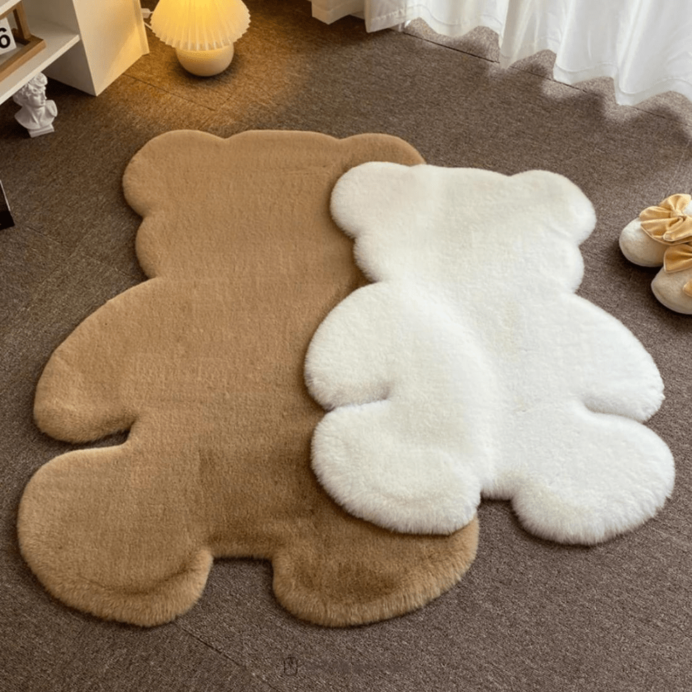 Podlahová rohož Fluffmatt s plyšovým povrchem — hravý design s kresleným medvědem