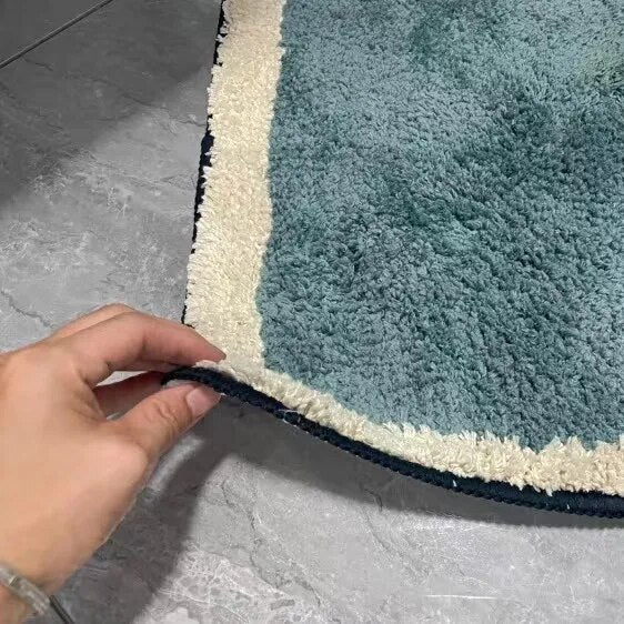 FORMELLE Handcrafted Bath Mat — Non-Slip Backing, Abstract Pattern