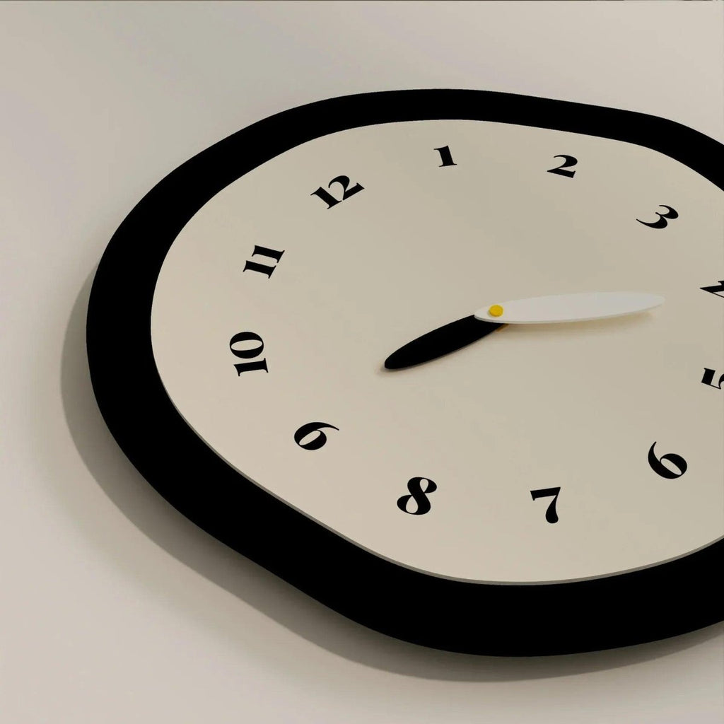 Formless Nástěnné hodiny s průměrem 12 palců — Tichý chod, minimalistický nepravidelný design