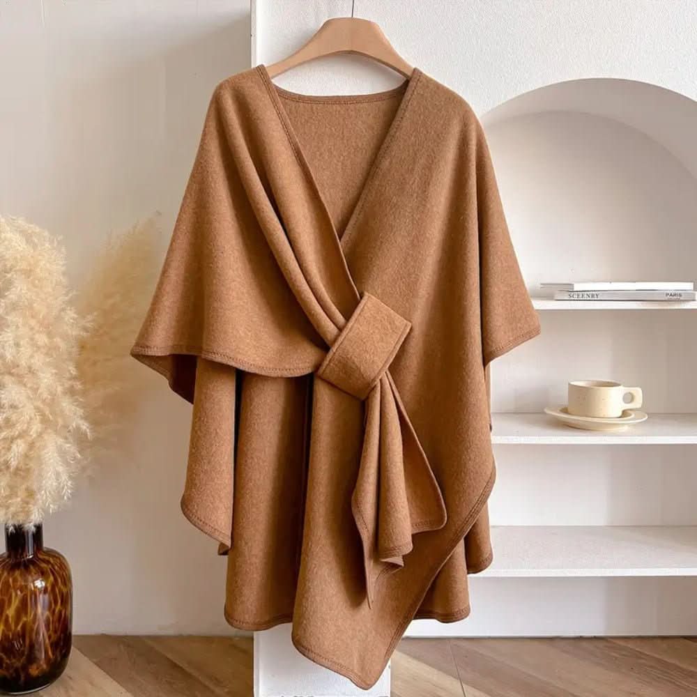 Frostveil Eleganter drapierter Schal-Mantel — Schützende Schicht