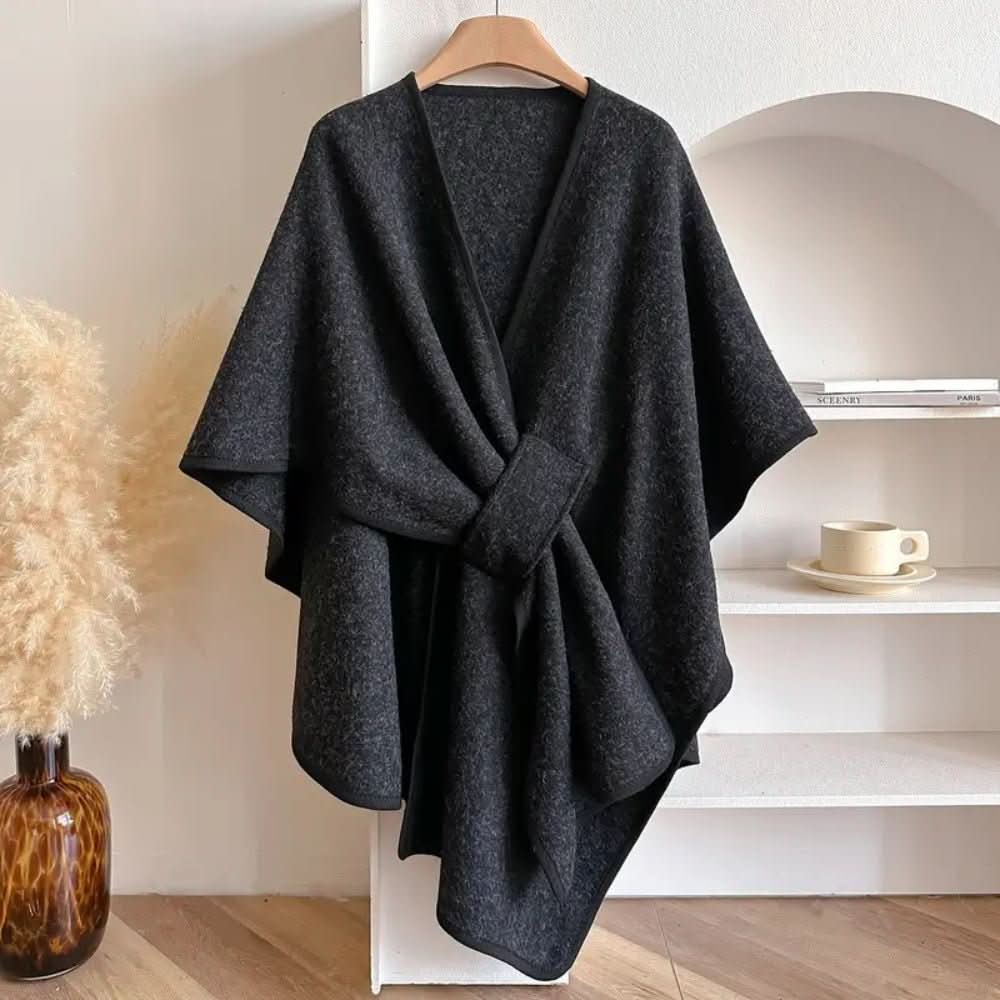 Frostveil Eleganter drapierter Schal-Mantel — Schützende Schicht
