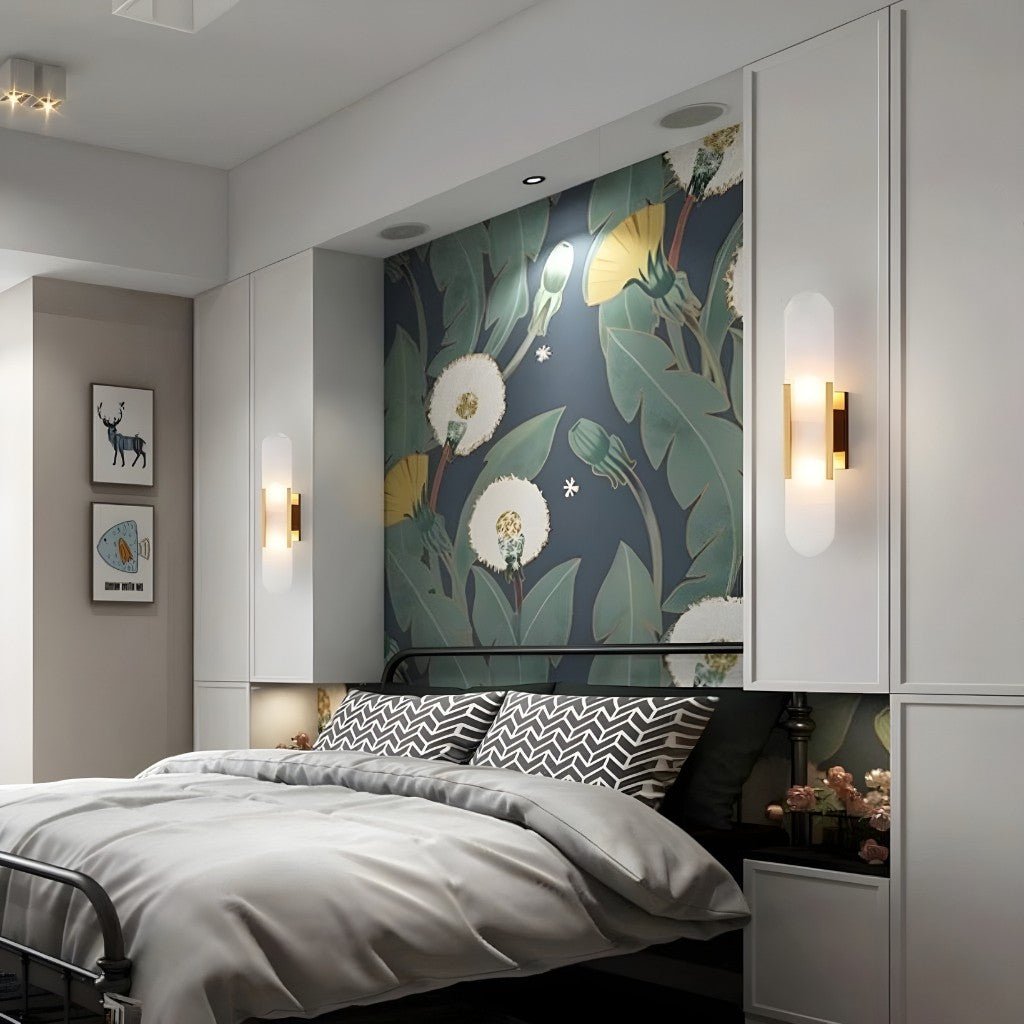 GoldArc led-wandlamp — tweekleurige afwerking in zwart en goud, eigentijds silhouet