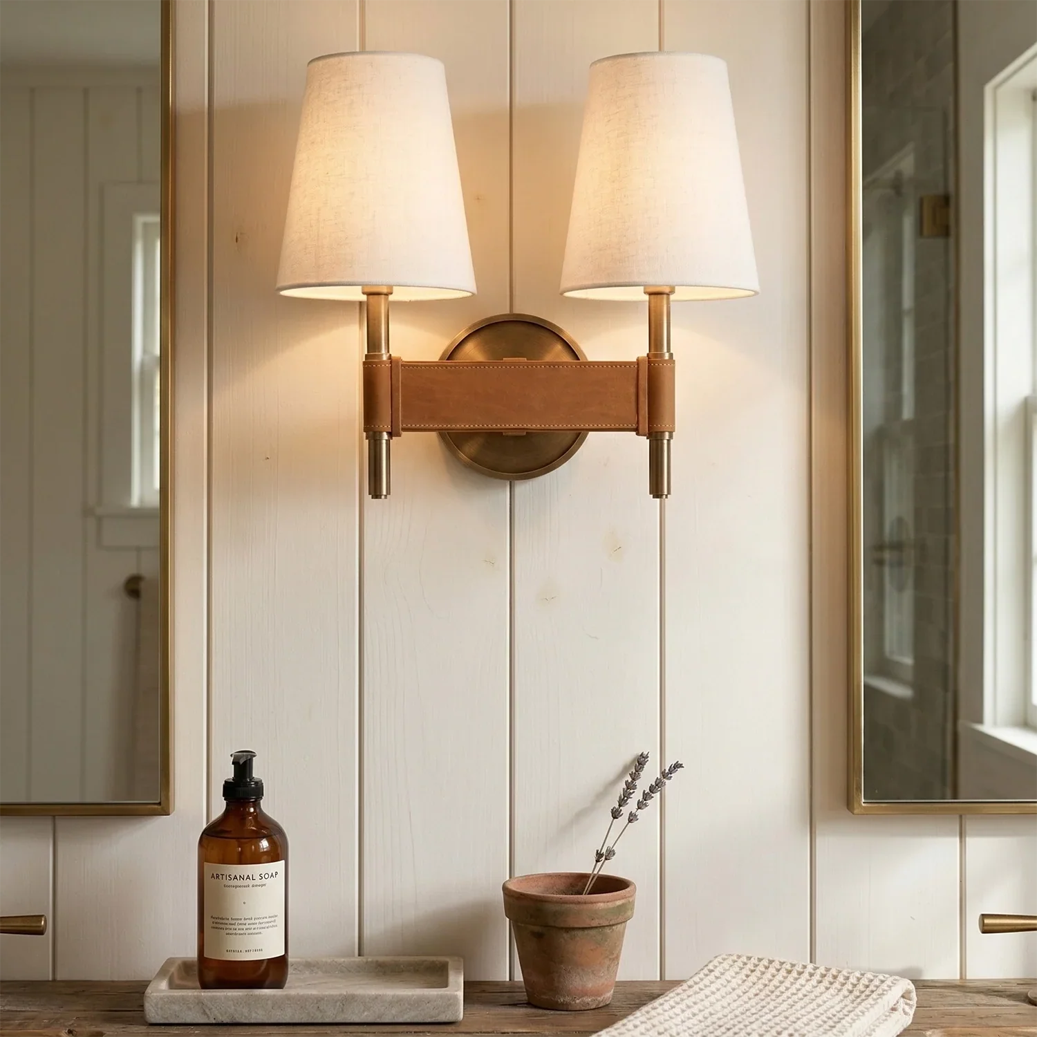 Hastings Leather Wall Lamp | wildoxy