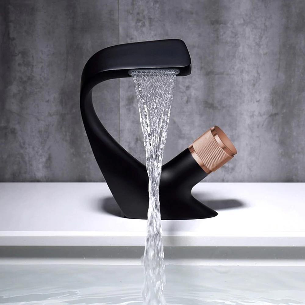 Kylpyhuonehana — vesiputousjuoksuputki, yksivipumalli