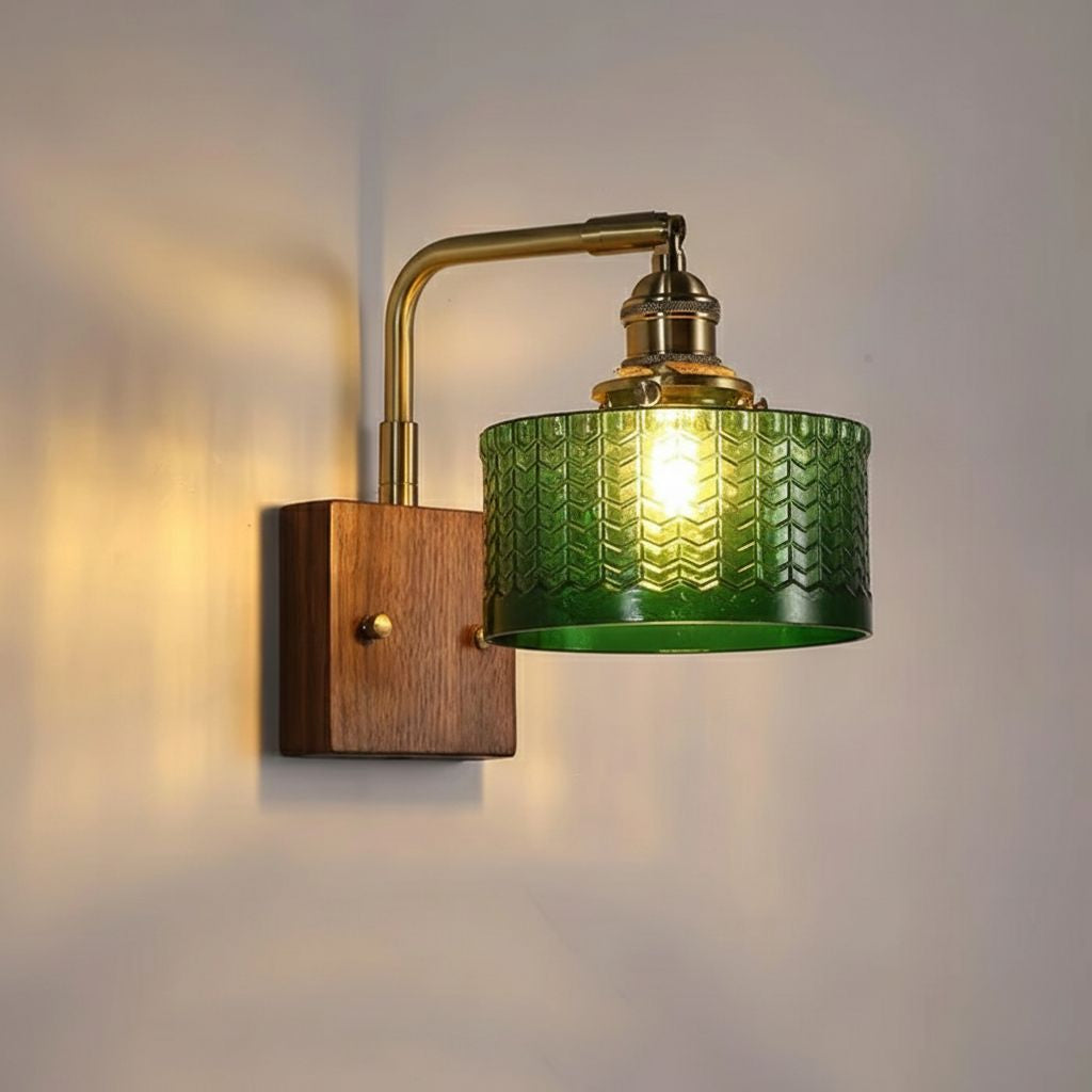 Lampă de perete verde — bază din lemn, abajur din sticlă, model solzi
