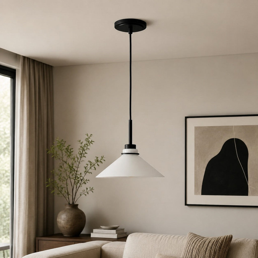 Kegelförmige Pendelleuchte — dimmbarer Landhausstil