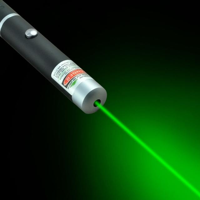 Kompakti laserosoitin - säädettävä väri, pitkä kantama