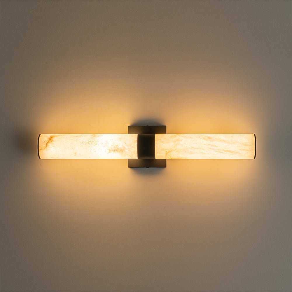 60cm LED-væglampe – alabast, dæmpbar 3000K, messing/sort