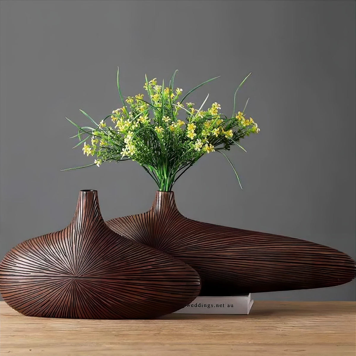 Oval hartsvas - ribbad dekorativ design med träutseende