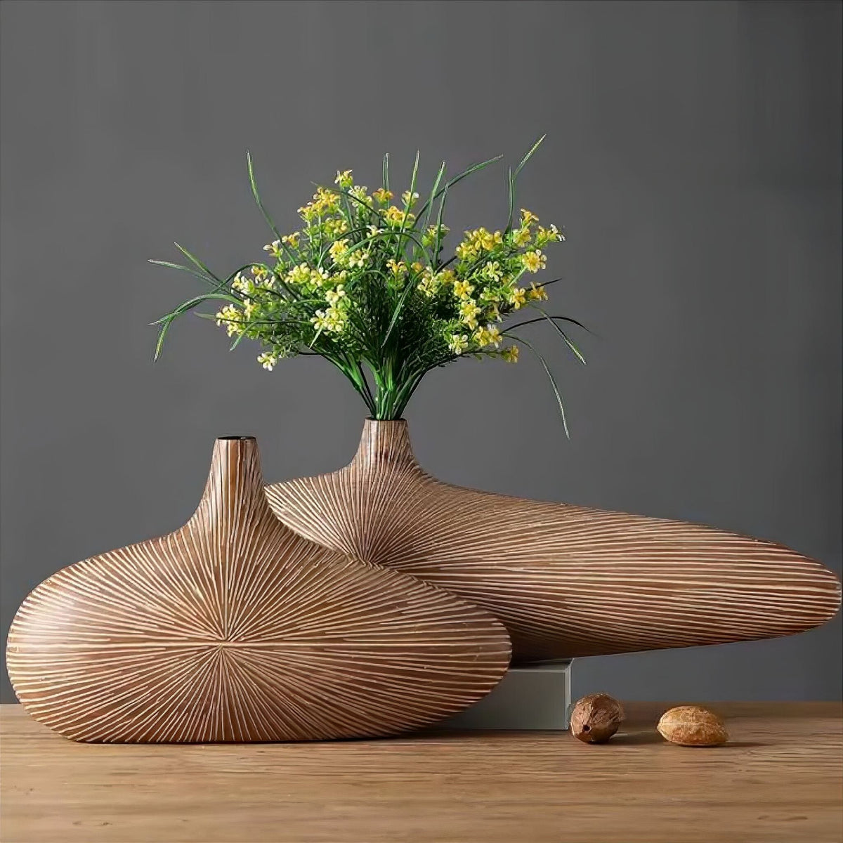 Oval hartsvas - ribbad dekorativ design med träutseende