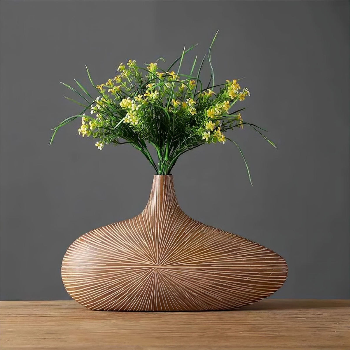 Oval hartsvas - ribbad dekorativ design med träutseende