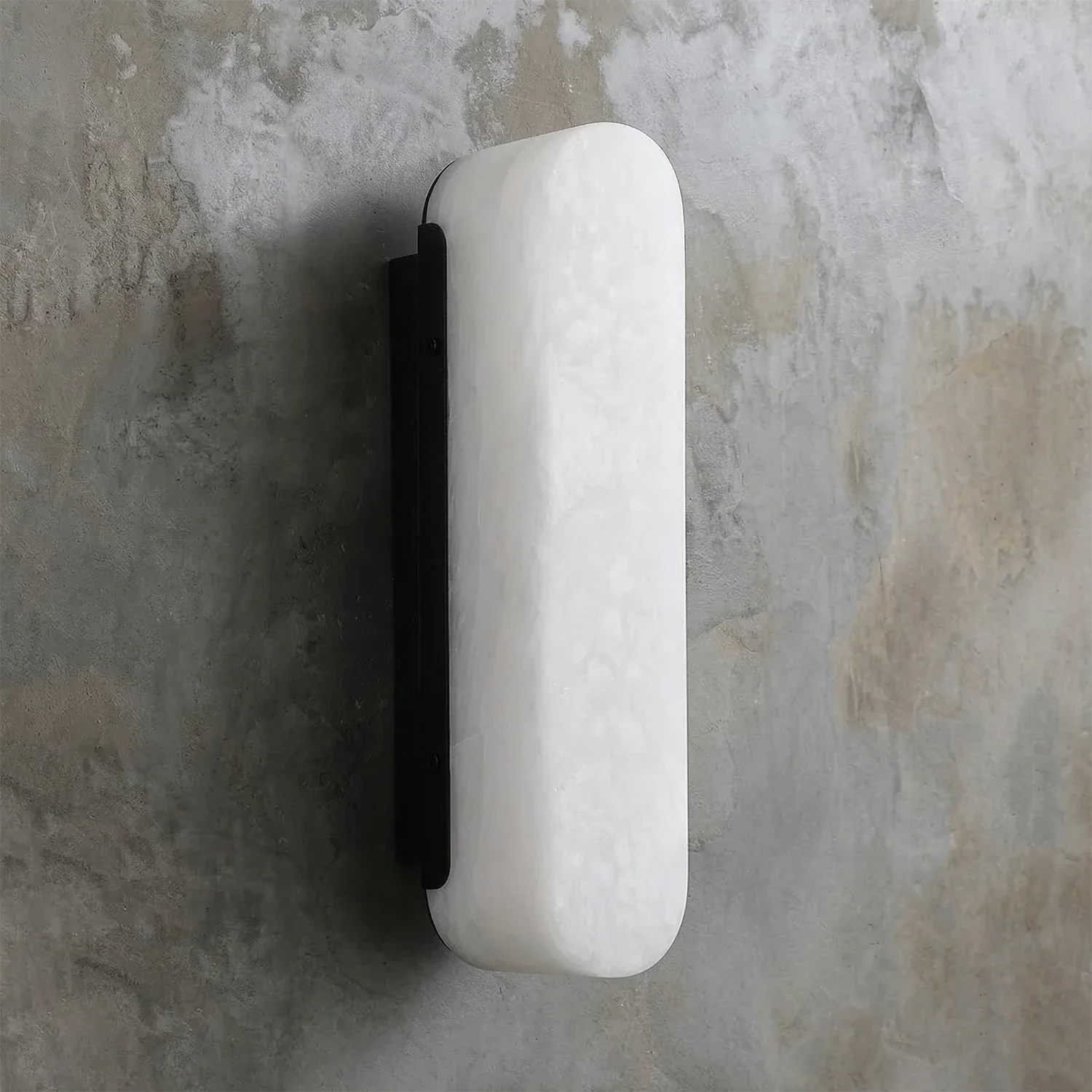 Luxury Alabaster Vertical Wall Lamp | wildoxy