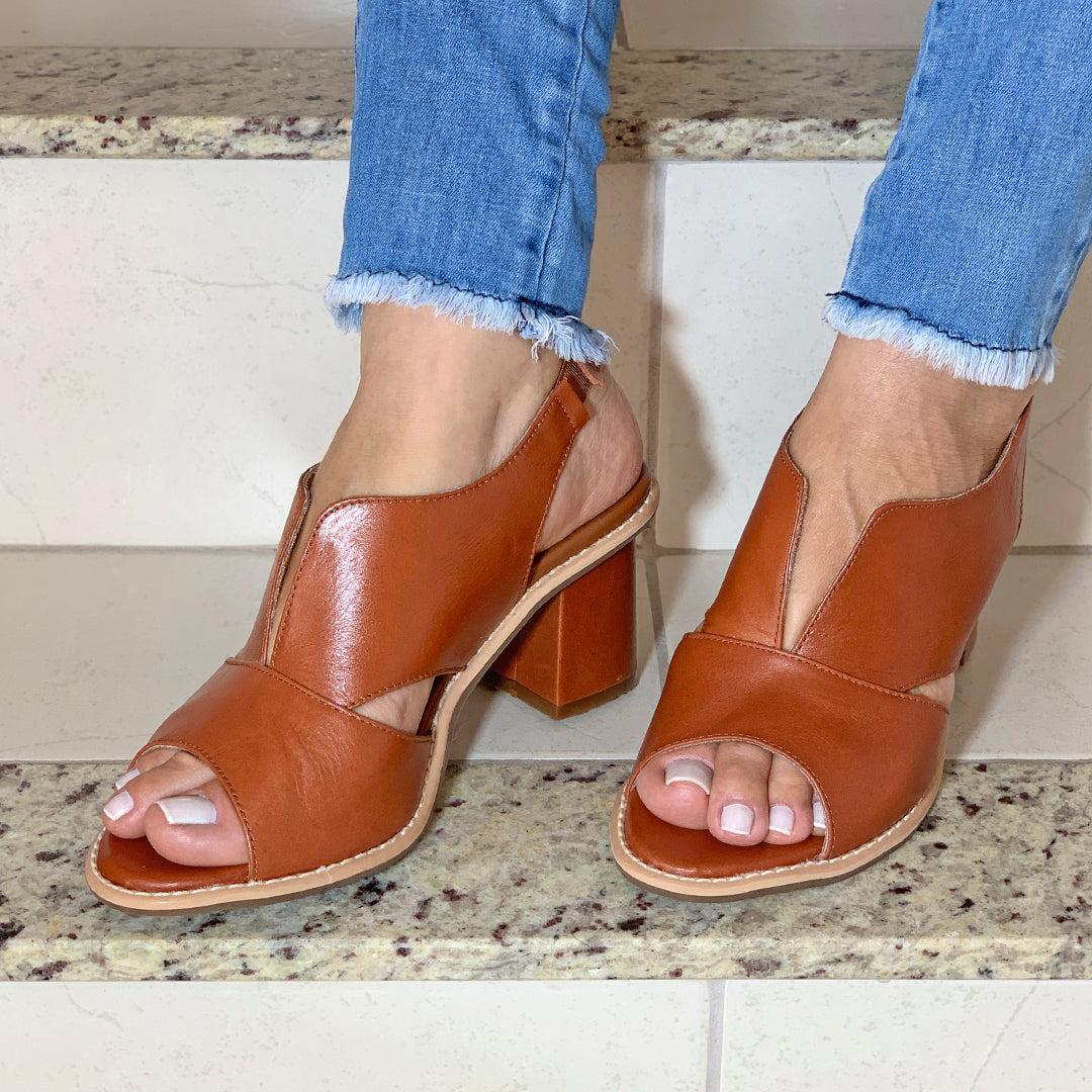 Damen-Ledersandalen mit Blockabsatz, offener Zehenpartie, Bordeauxrot